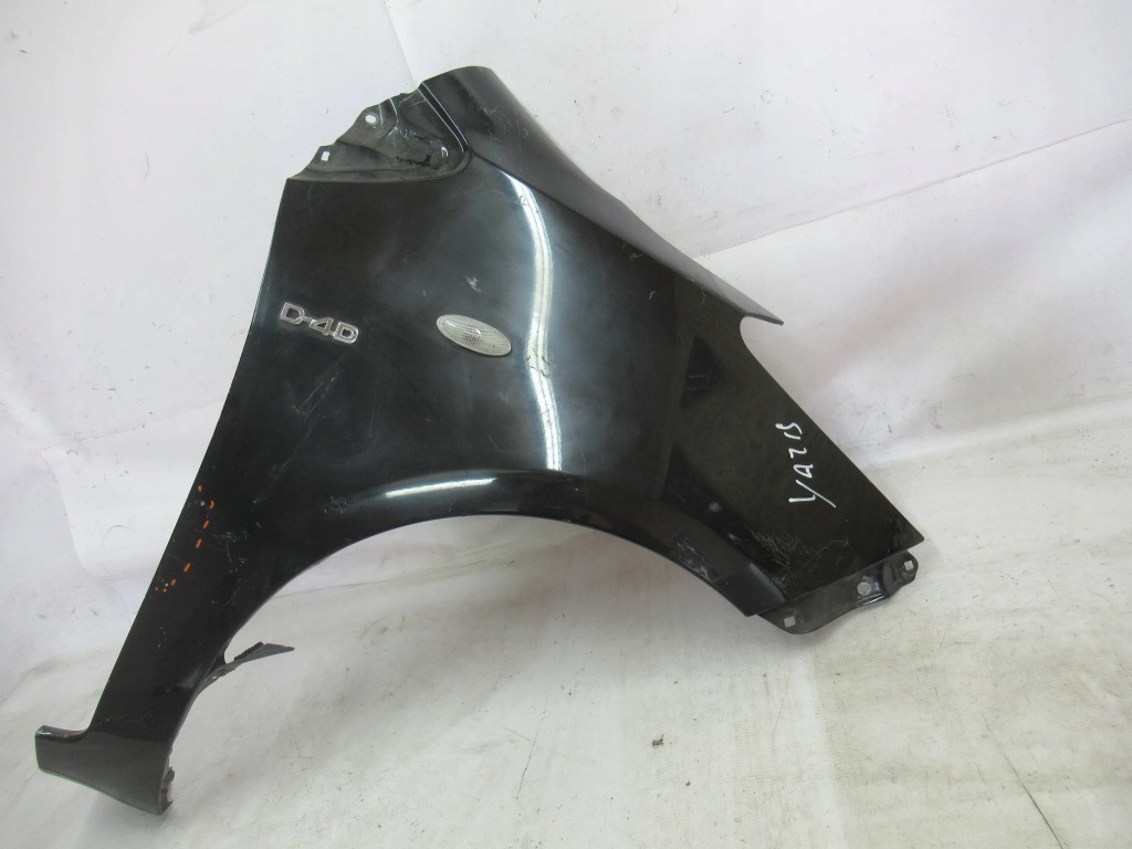 Купити Крила перед передній правий toyota yaris 2 2