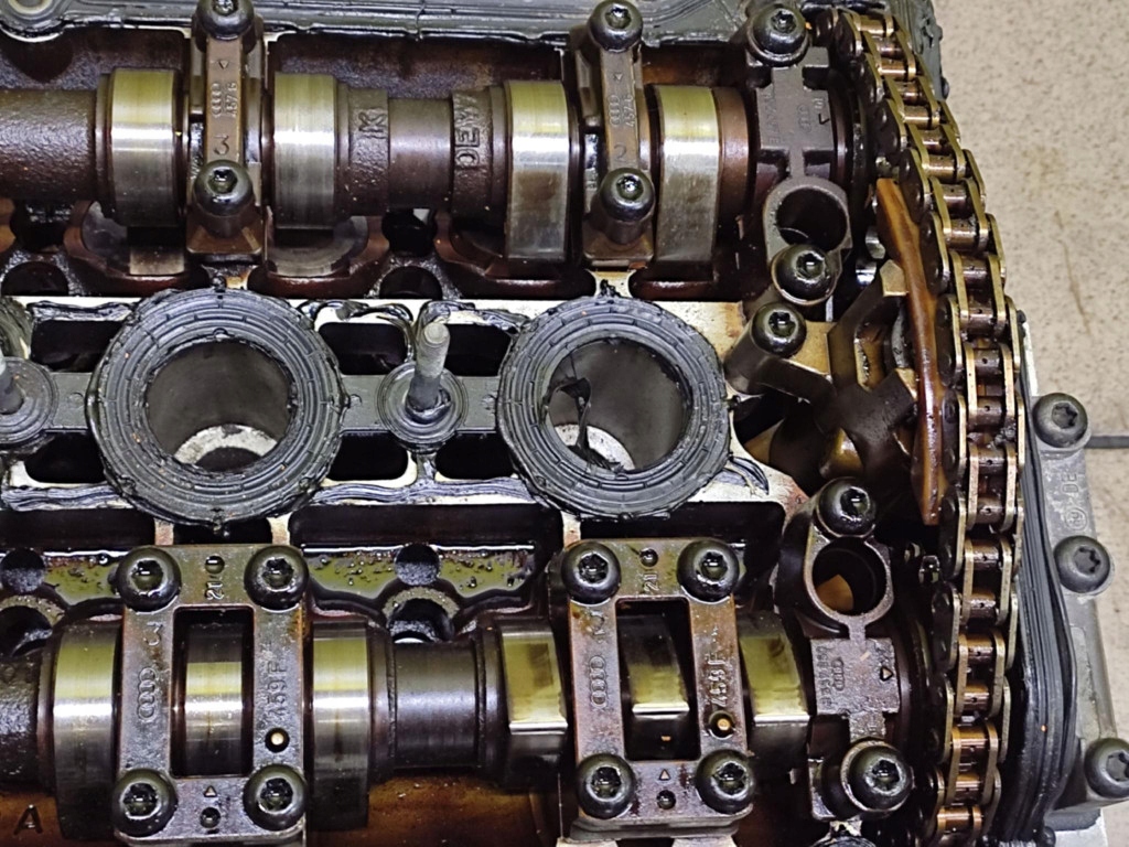 фото №8, Audi a6 c5 1.8 t головка двигателя 058103373a