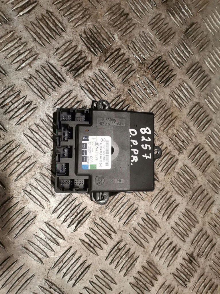 фото №1, Mercedes-benz a w169 перед сторона правая блок управления / модуль дверь