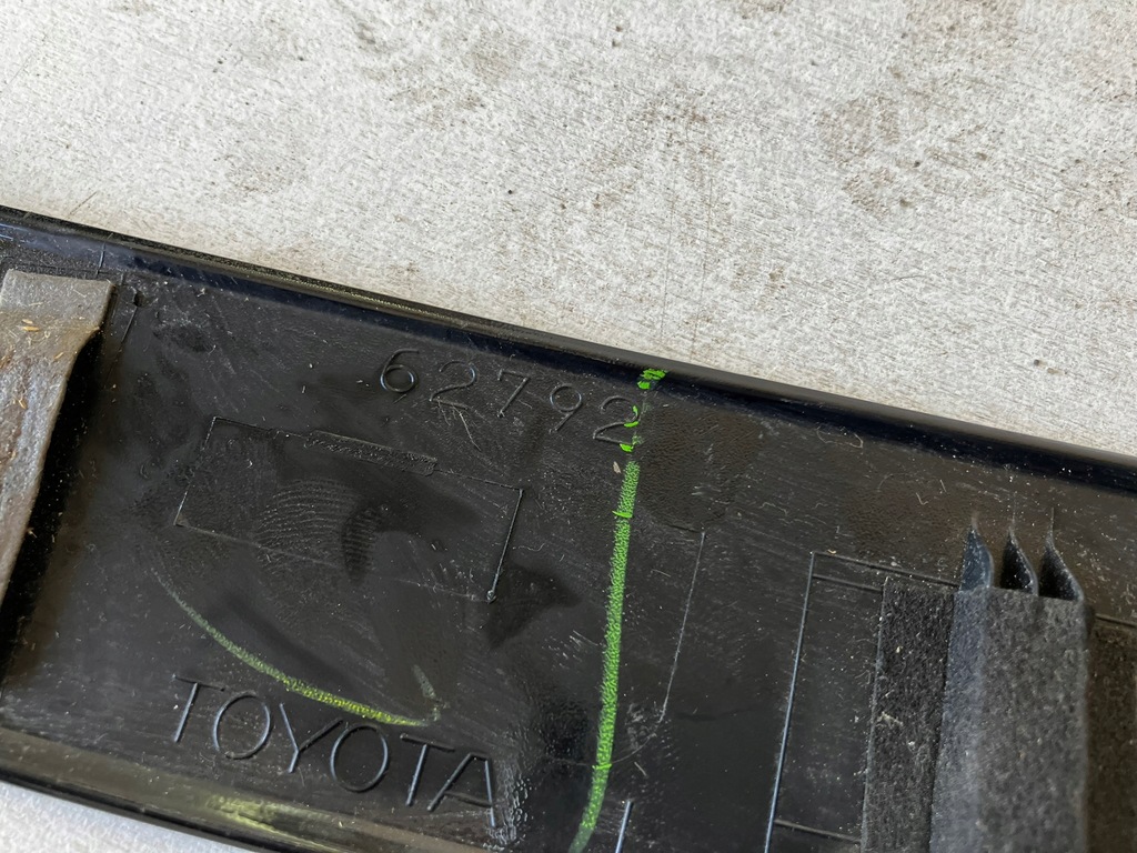 фото №10, Rav4 v молдинг накладка захист крила лівий задня