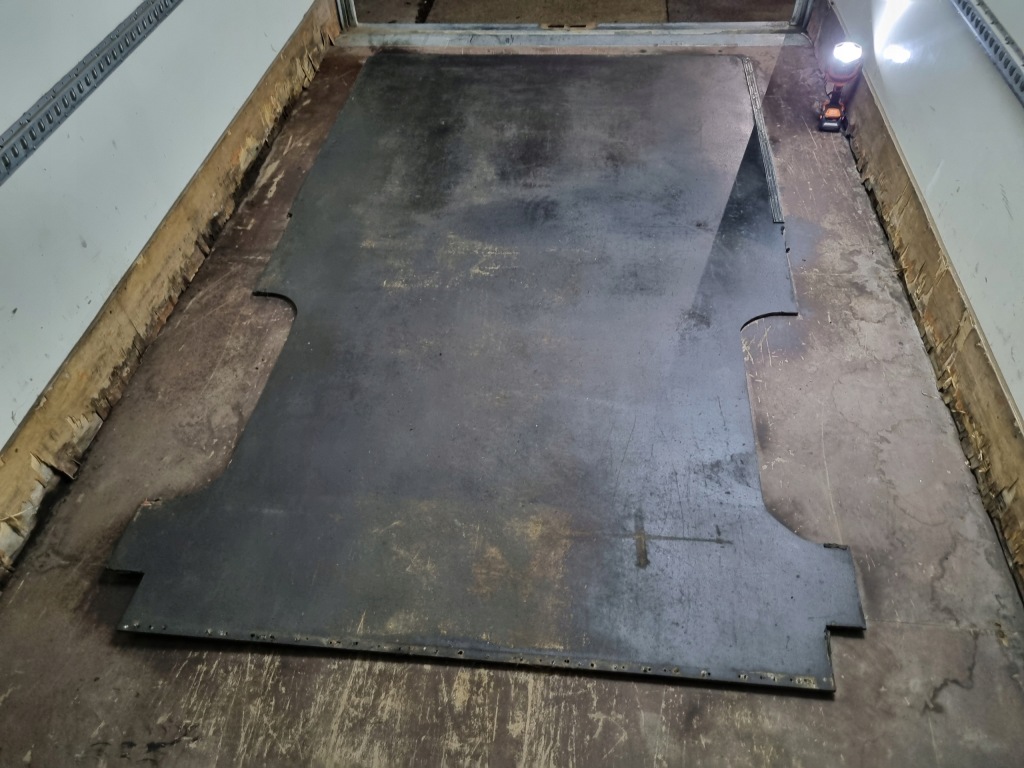 Купить Обшивка кузов пол фанера l2 средний renault master 3 3 iv 4 10-23 год