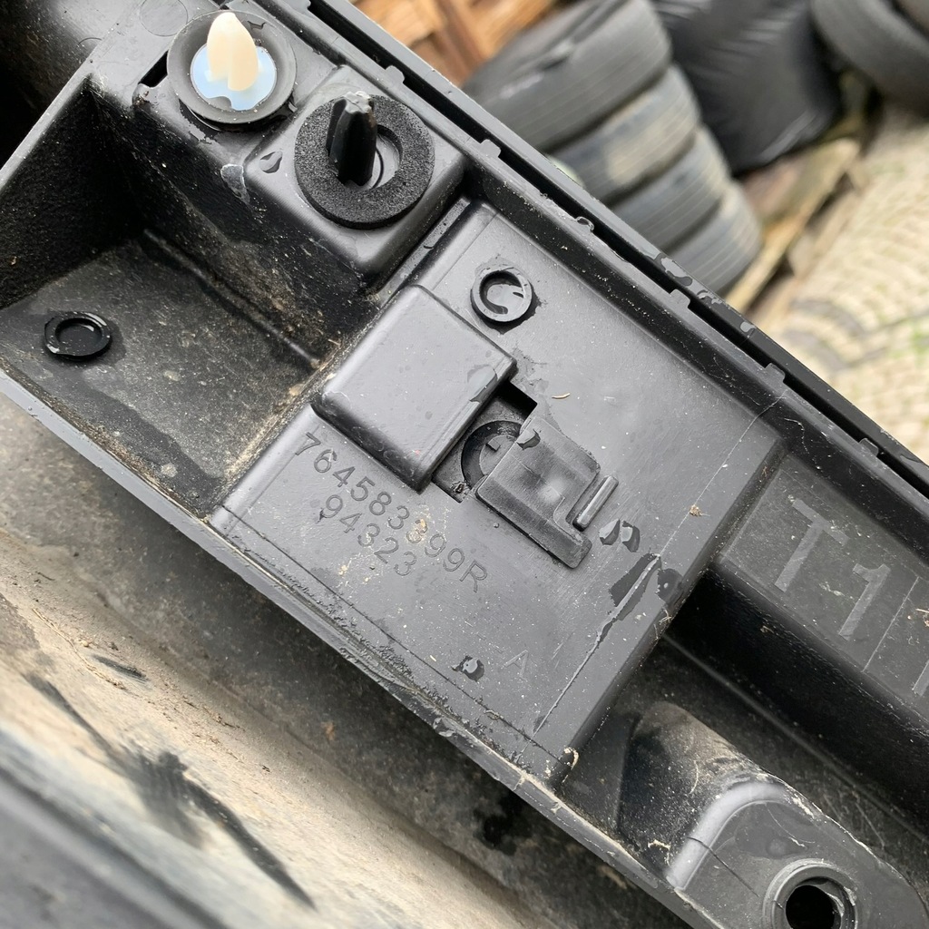 фото №10, Renault megane v e-tech правая молдинг порог накладка защита порог порог