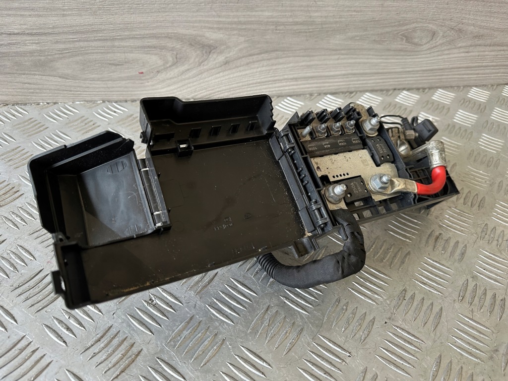 Chevrolet equinox 3 америка 18-22 коробка корпус предохранителей 84237808 Киев