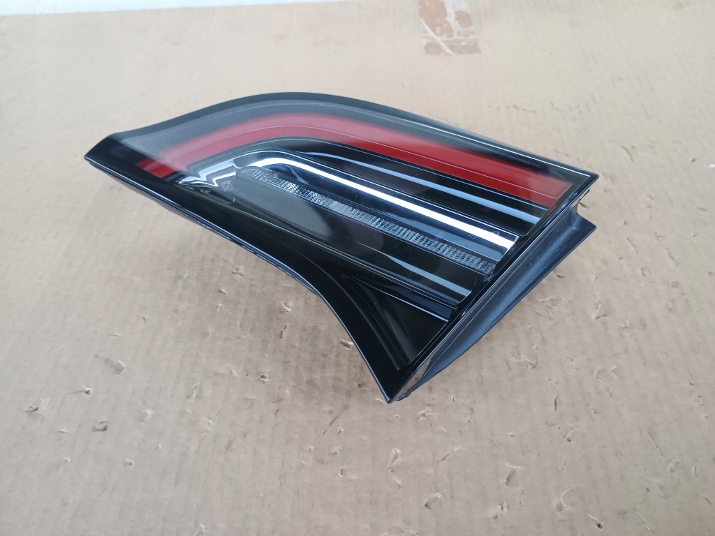 Фара задний задняя левая правый  tesla 3 3 led рестайлинг  оригинал Доставка