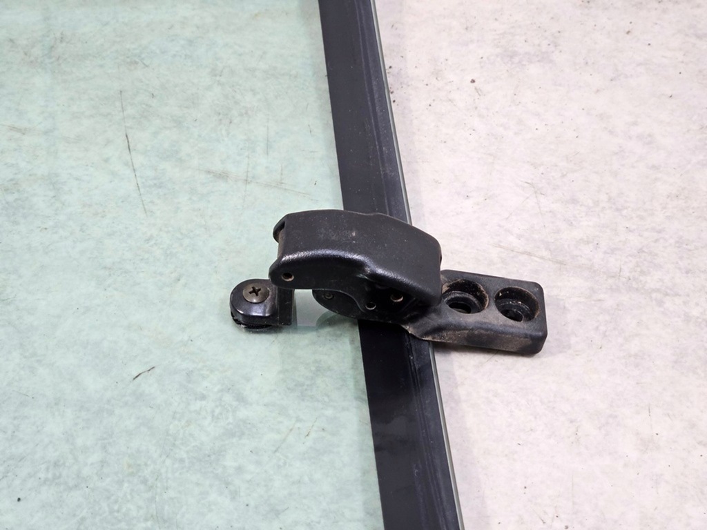 фото №6, Стекло откидная кузовная правый задняя nissan terrano ii r20 lift 02-06 3d