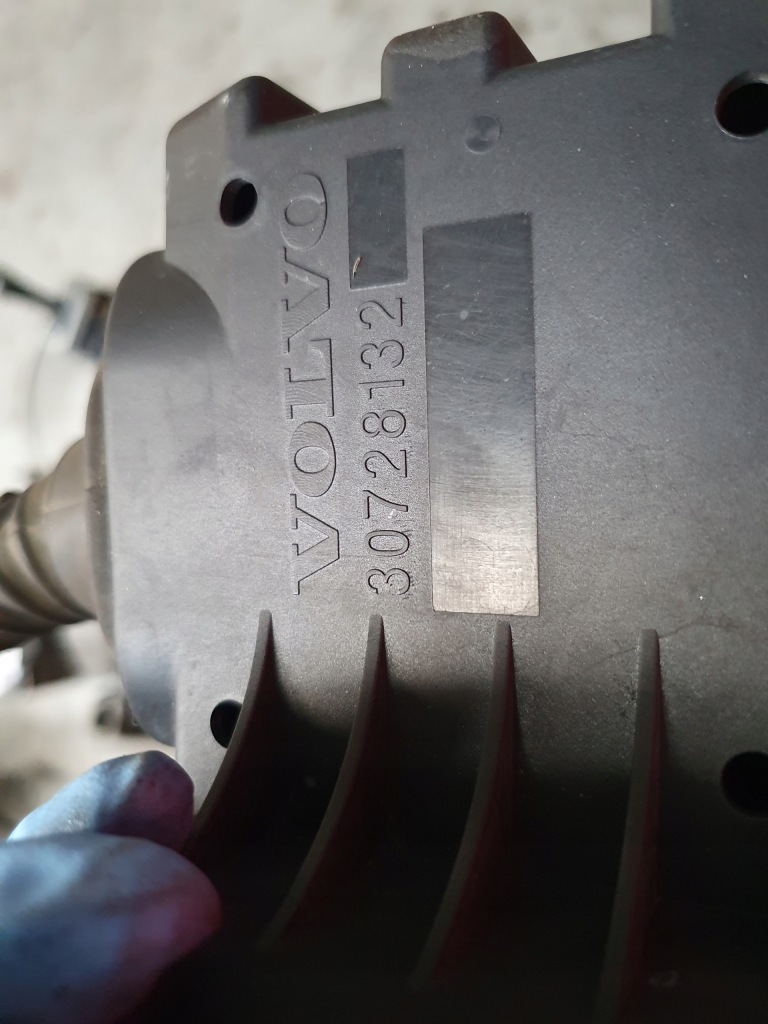 Коробка корпус предохранителей реле volvo xc90 4.4 v8 30765093 в Украине