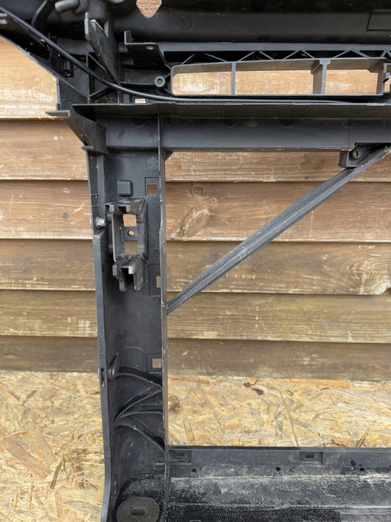 фото №10, Pas передний усилитель skoda octavia iii 5e0805588