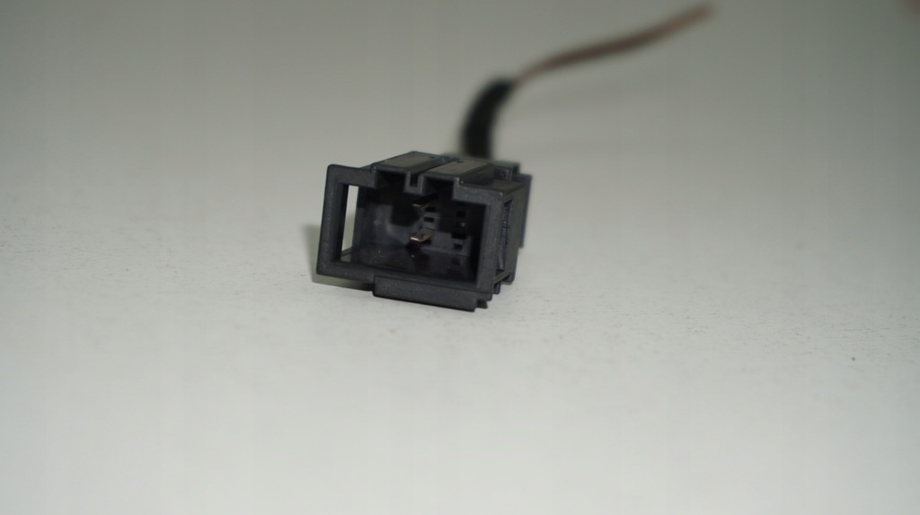 фото №9, Audi volkswagen штекер колодка соединитель 3b0972732