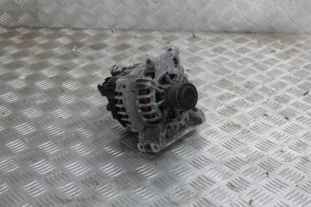 Купити Mercedes w245 генератор 2661541302