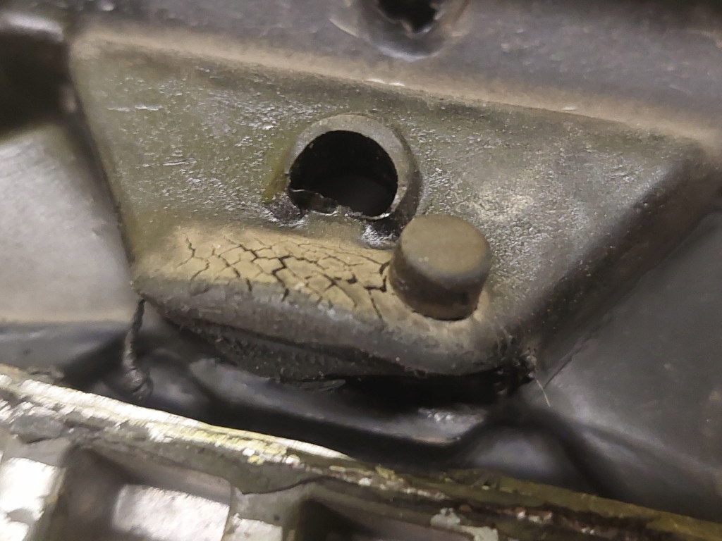 фото №5, Vw touran i 1.9 tdi подушка двигателя