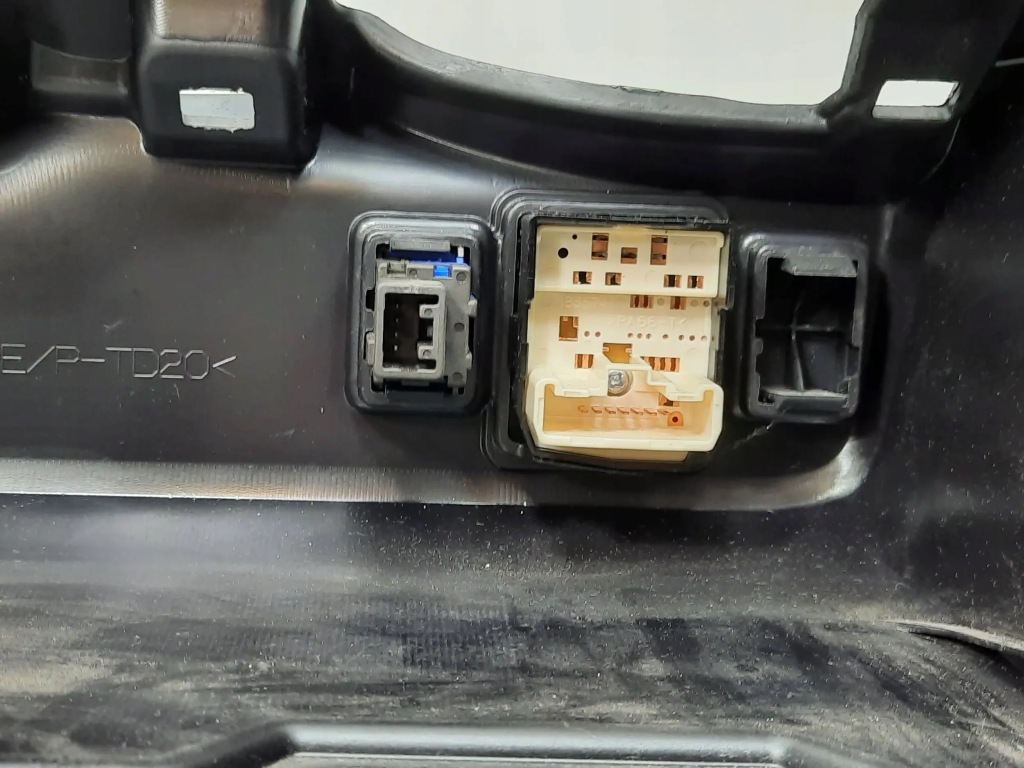 фото №9, Toyota yaris iii 11-14 5d приборная панель приборная europa панель  приборная панель 1,0 b