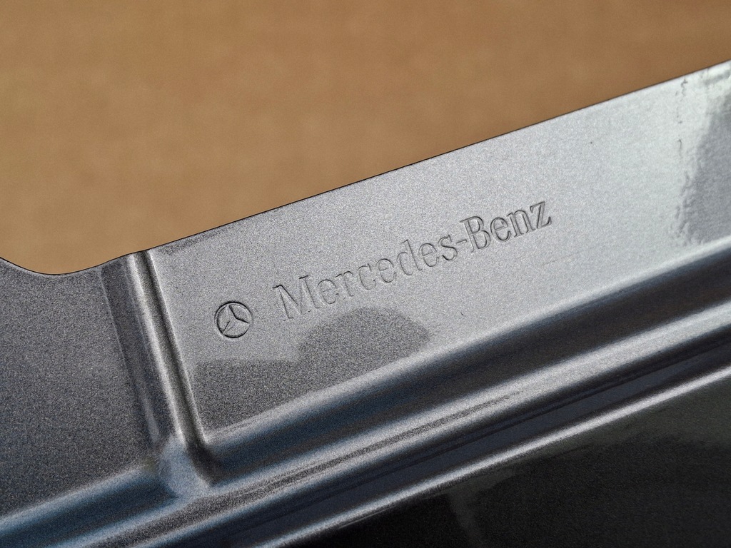 фото №12, Mercedes eqb a243 w243 x243 крыло правый перед молдинг оригинал a2438810200