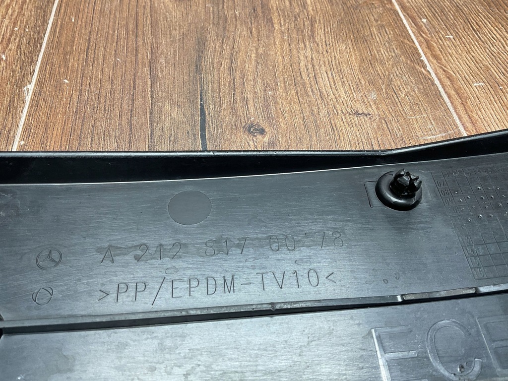 фото №7, Mercedes w212 рамка защита pod номерной знак перед a2128170078