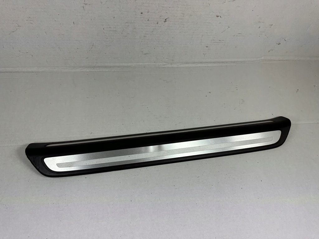 фото №1, Q3 8u lift накладка поріг права перед 8u0853374