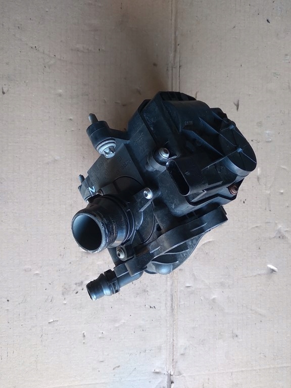 фото №11, Bmw f20 f30 1.5 i корпус термостата 7644811