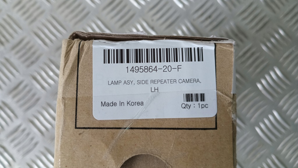 Поворотник камера tesla model y model 3 17-25 1495864-20-f оригінал ліва Оригінал