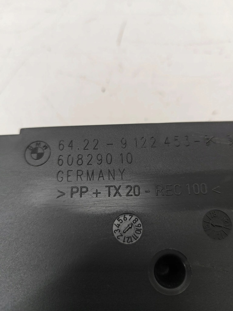 Bmw x3 f25 2016 задні сторона ліва решітка вентиляційна під  бампером заднім Недорого