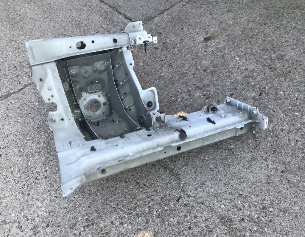 Range rover sport l494 четверть лонжерон правая Доставка