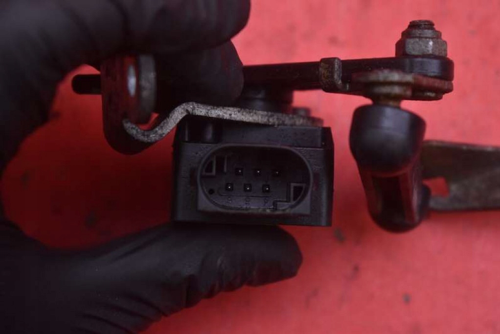 фото №8, Датчик выравнивание света правый задняя 37146784072 bmw f10 f11 09-13