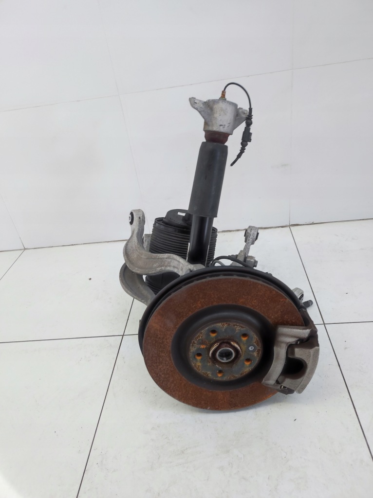 фото №1, Поворотный кулак mcperson подвеска правое задняя kpl #2 audi q8 e-tron quattro