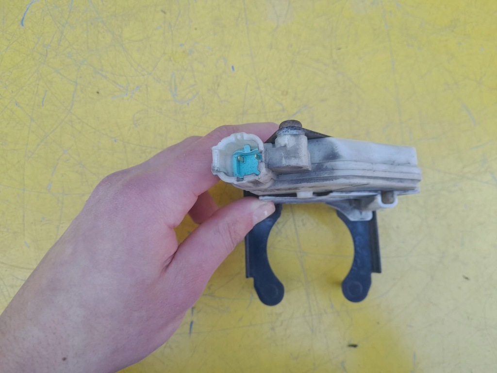 фото №1, Nissan leaf i засов капот замок 10-17