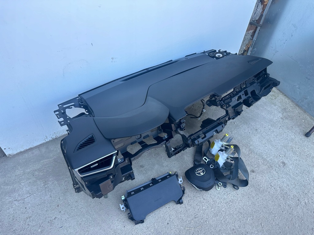 фото №1, Консоль подушка безпеки подушки безпеки ремені corolla e21 оригінал