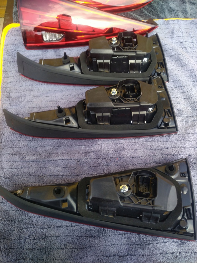 фото №10, Лампа левая задняя mercedes c-klasaw206 a2069060901new