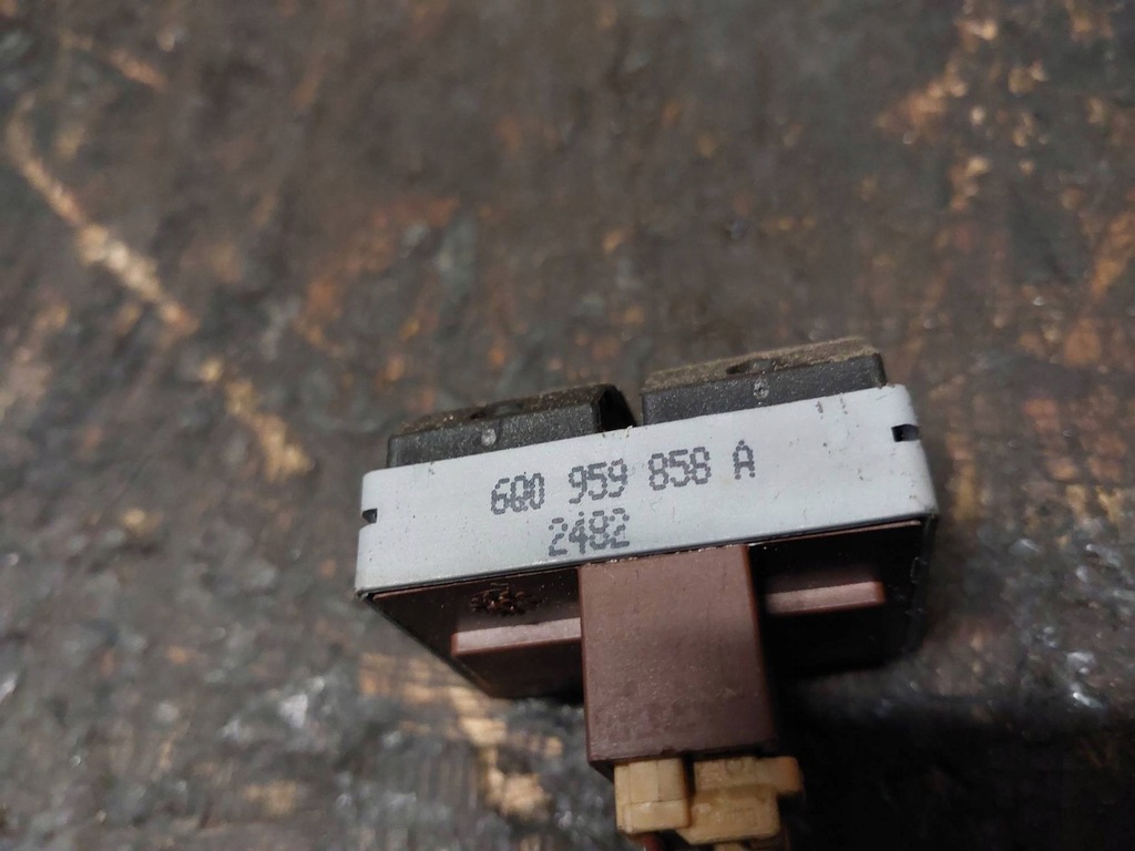 фото №11, Кнопки вікон водія seat ibiza iii 6l 6q0959858a