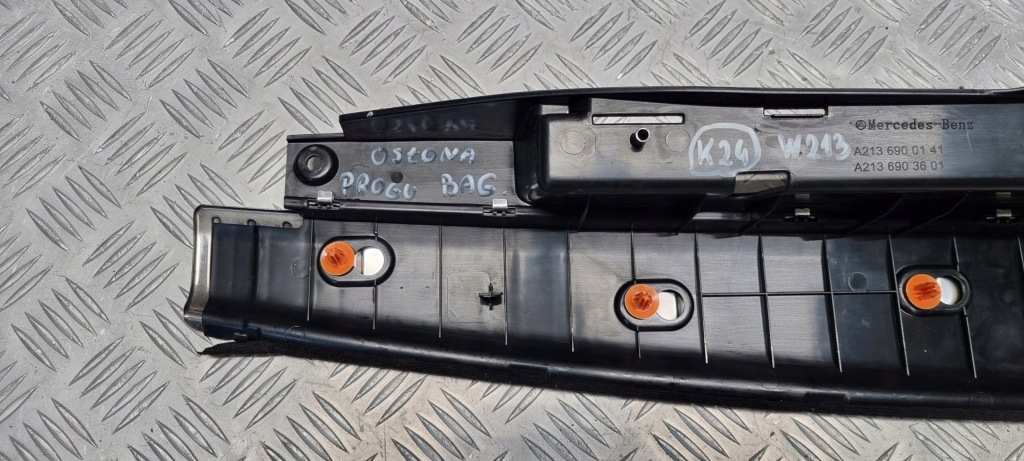 Mercedes w213 захист поріг багажника a2136900141 a2136903601 Оригінал