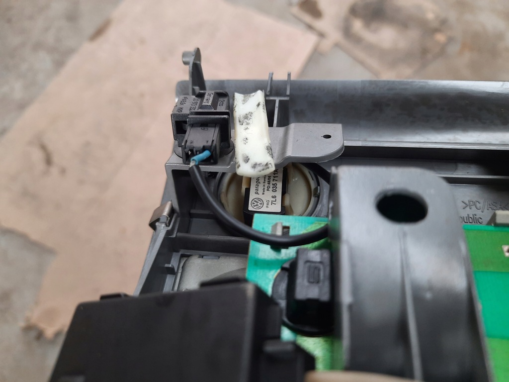 фото №10, Touareg 7l lift лампа стельовий мікрофон