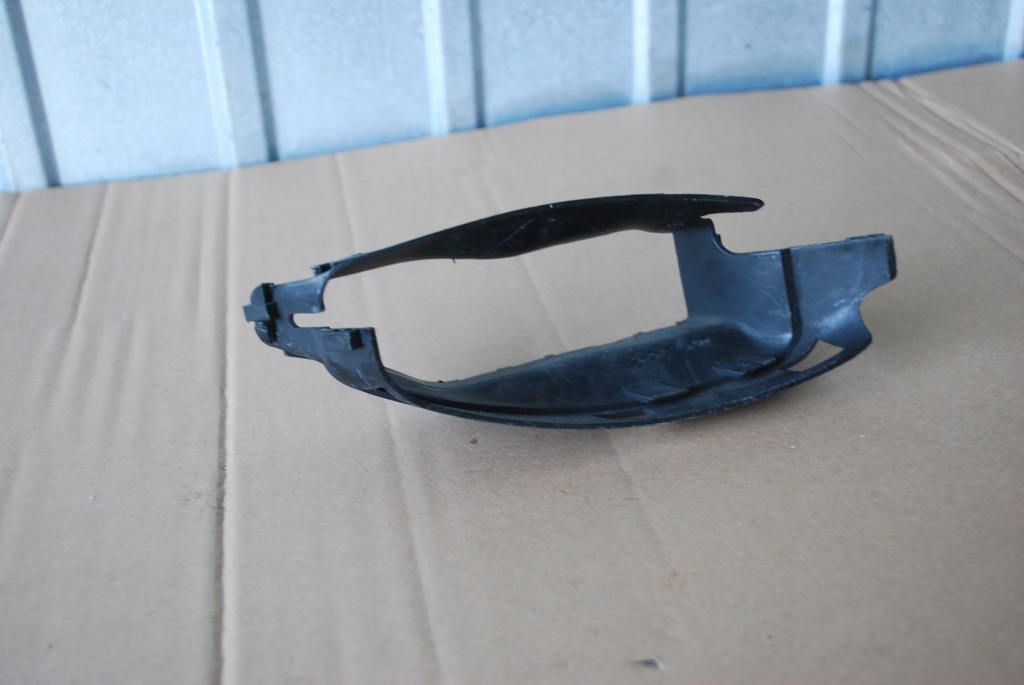 фото №1, Повітрозабірник повітря audi a8 d2 4.2 077129617b