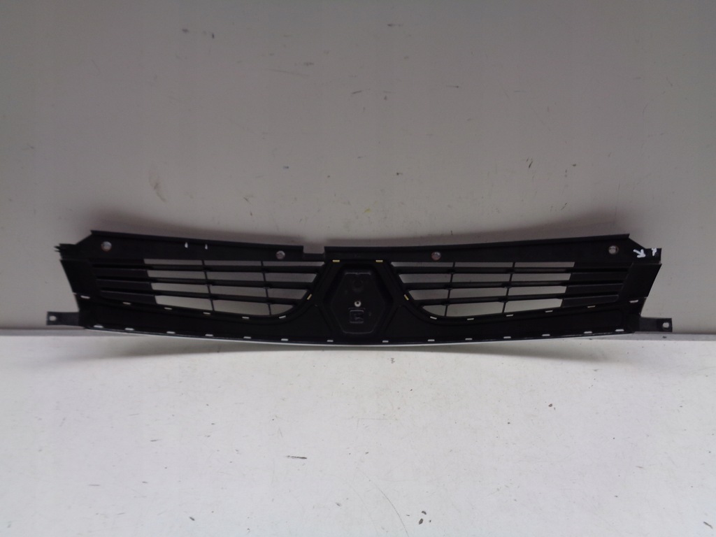 фото №2, Renault оригинальный номер 8200426365 решётка радиатора