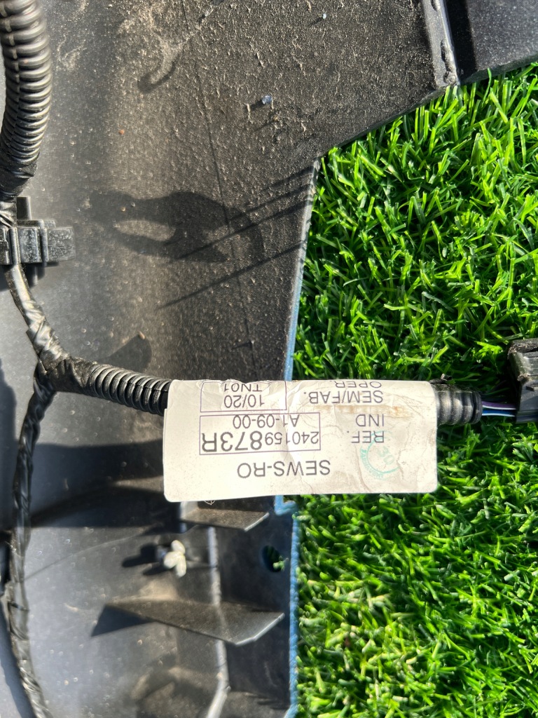 Купити Renault kangoo бампер задній kompletny pdc 8200656107