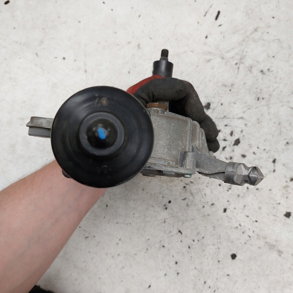 фото №12, Citroen c4 моторчик дворники правый valeo 5pin