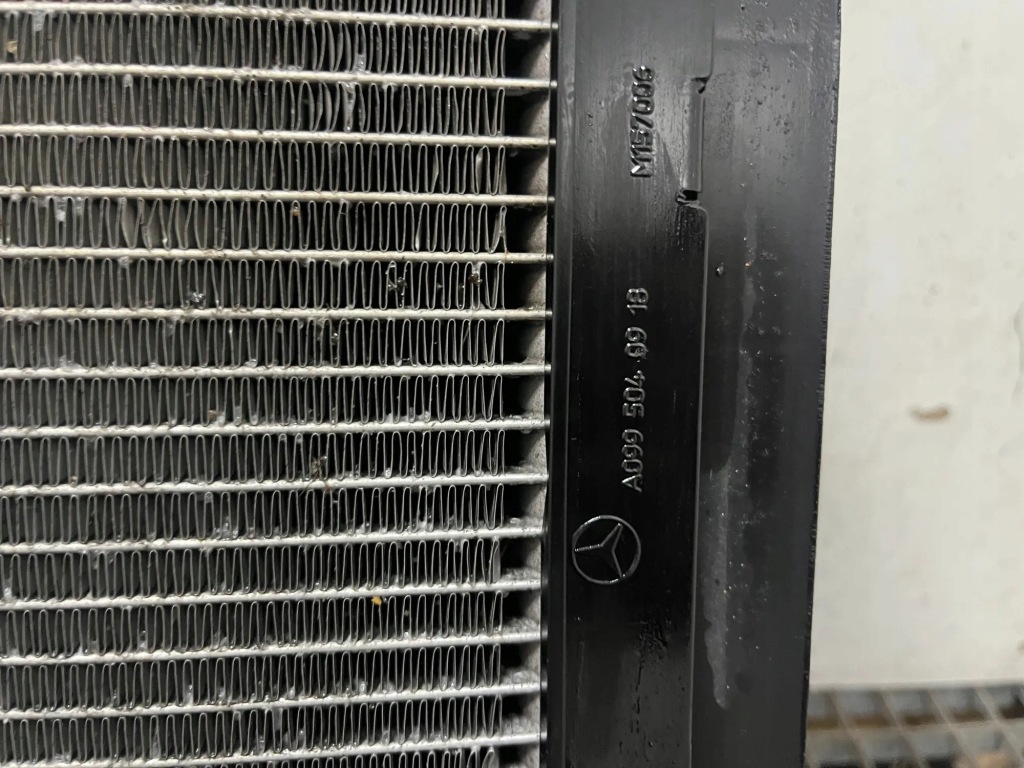 Комплект радіатор mercedes-benz gl x166 a0995000002 4.7l бензиновий 270kw Ціна