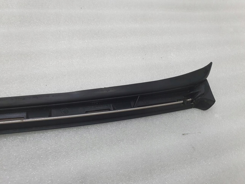 фото №8, Молдинг скло лобове права mercedes w204 0800023