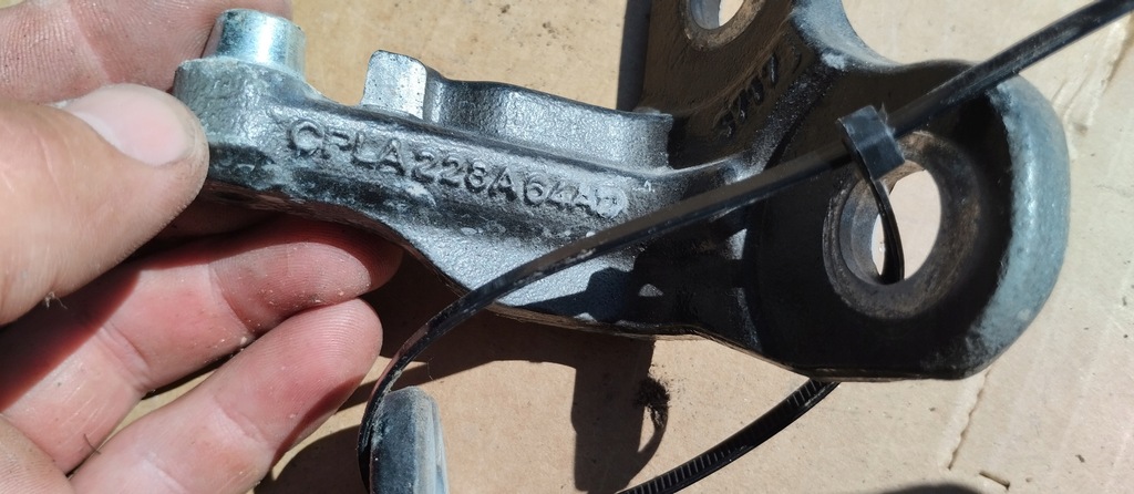 фото №7, Петля петлі двері правий перед range rover velar l560 комплект