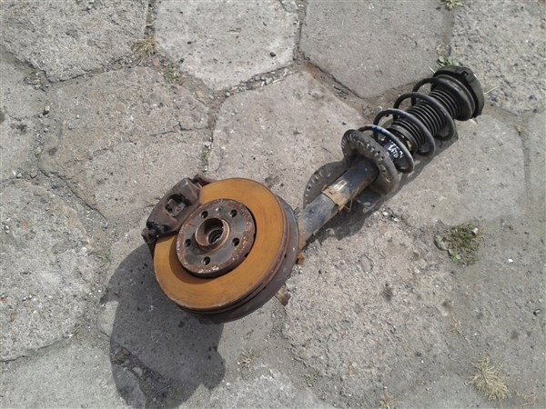 фото №1, Mcperson лівий передній поворотний кулак audi a2 1.4 tdi