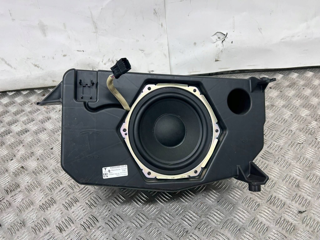 фото №1, Сабвуфер tesla model x 105008500e