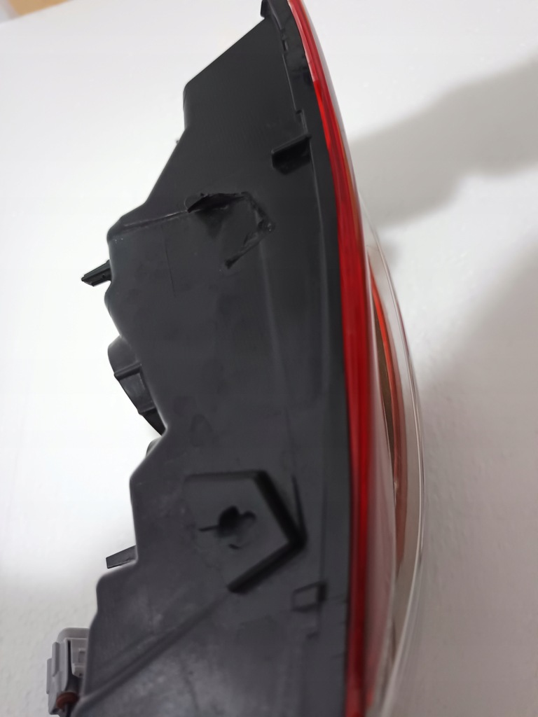 фото №7, Toyota camry viii 2017- лампа правый задняя pół led чёрный середина оригинал eur