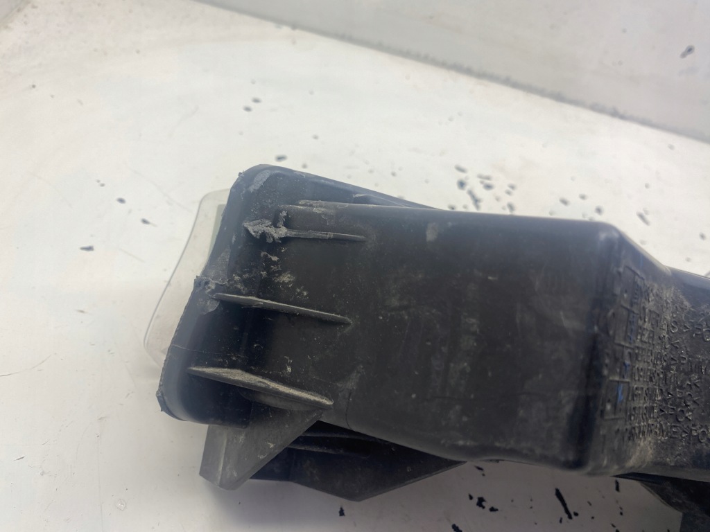 Купить Tesla 3 противотуманная фара led правый 1077396-00-d