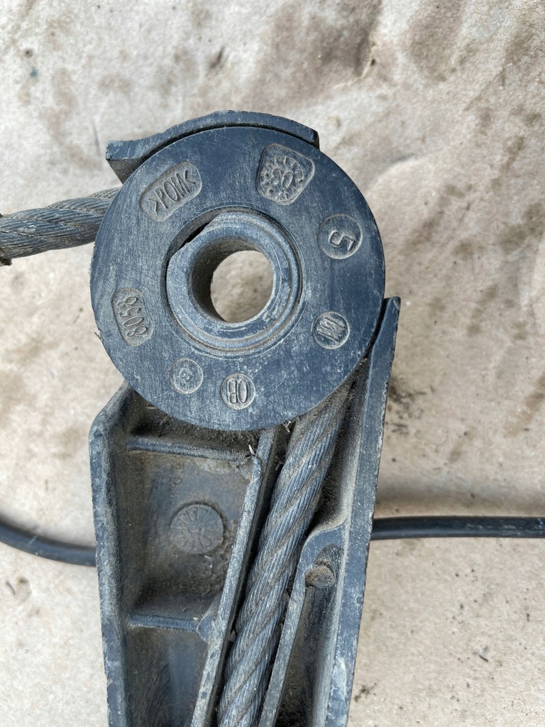 фото №5, Клипса натяжитель поперечина безопасность renault megane