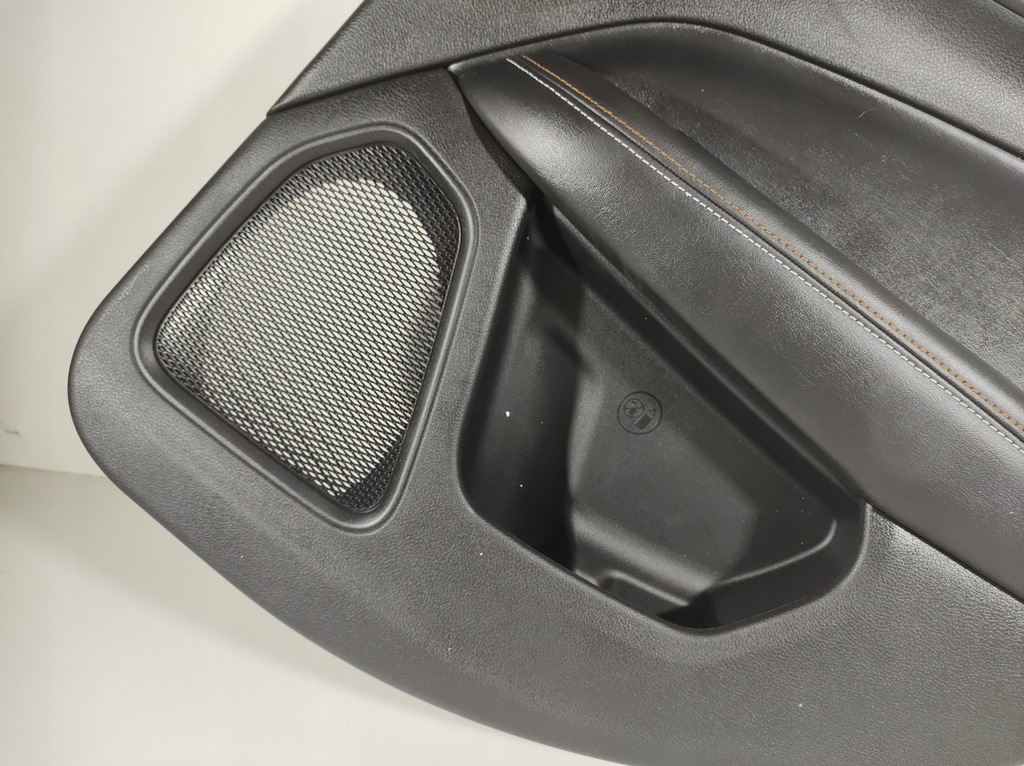 фото №10, Jeep compass 17r- обшивка двері правий задня