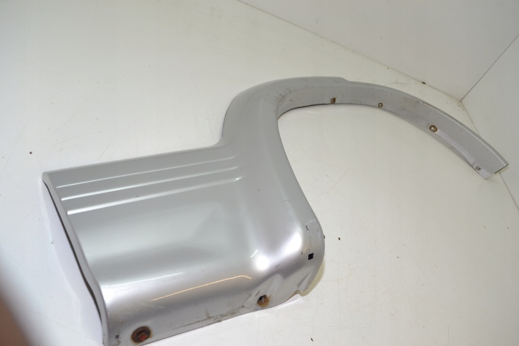 Молдинг накладка дверь правый задний  mitsubishi pajero 2 в Украине