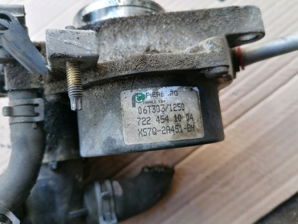 Купить Насос вакуум вакуумa pierburg xs7q2a451bh