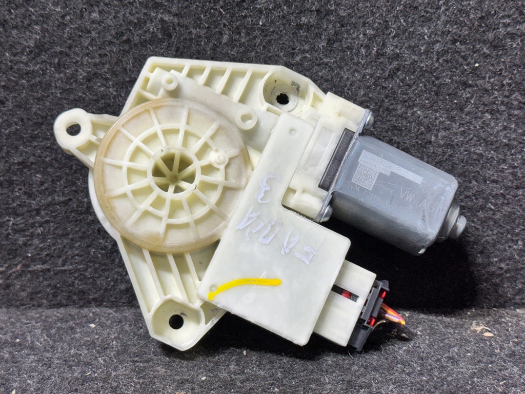 фото №1, Моторчик стекло левый перед skoda rapid spaceback fabia iii 5ja959801j