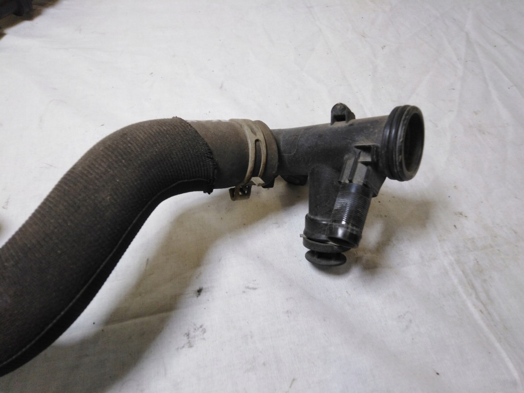 Fiesta mk7 рестайлинг  b-max courier 1,5 tdci термостат труба воды с Разборки