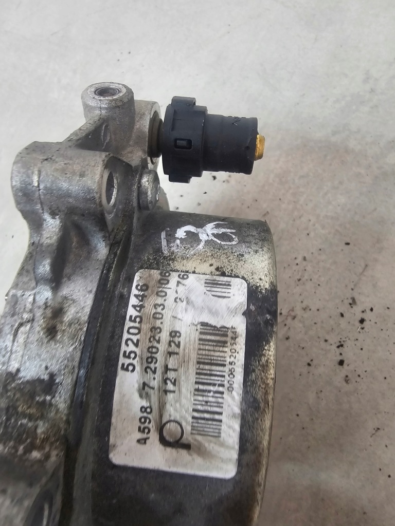 Насос вакуум opel astra j 2.0 дизель 55205446 Киев