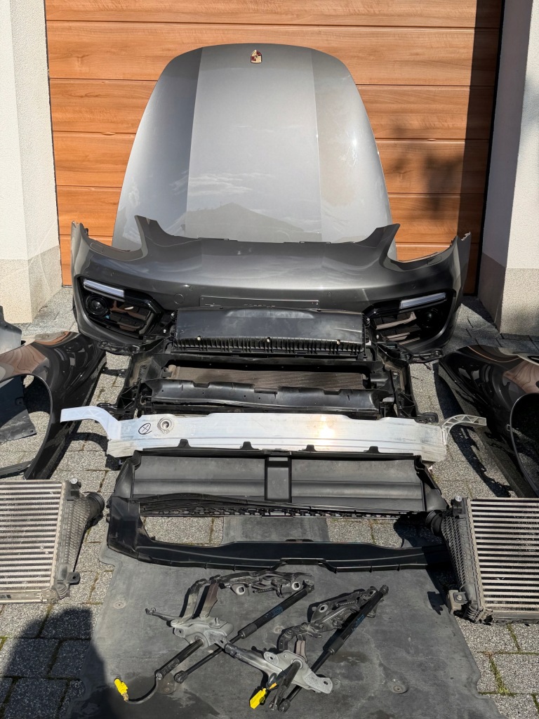 Перед комплектний  porsche panamera 971 в Україні