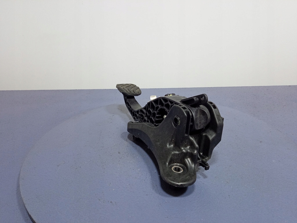 фото №3, Renault clio v педаль сцепления 465034119r